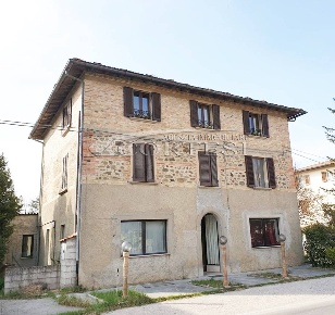 Foto Casa indipendente a Città di Castello di 220 m² con 10 locali