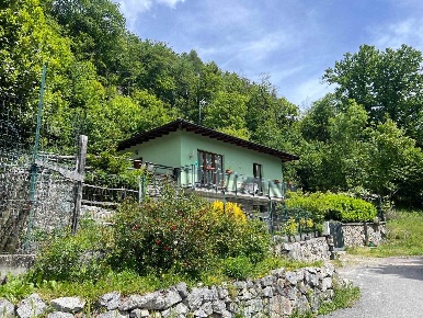 Foto Villa unifamiliare in Via Mangialdo, Castione Andevenno di 149 m²