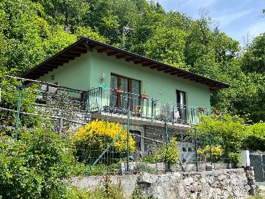 Foto Villa unifamiliare in Via Mangialdo, Castione Andevenno di 149 m²