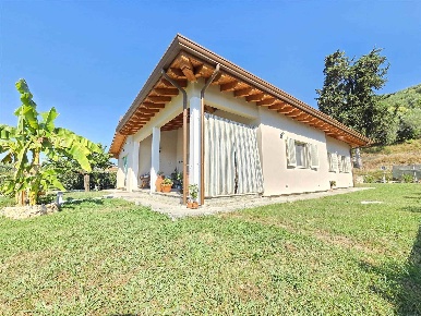Foto Villa unifamiliare a Massarosa Bargecchia, Corsanico di 150 m²
