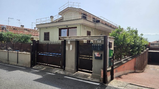 Foto Appartamento in via cristoforo foppa 19, Roma Giardinetti di 80 m²