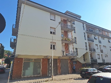 Foto Appartamento a San Severino Marche Centro di 136 m² con 7 locali
