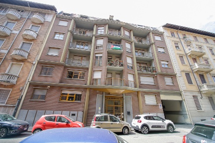 Foto Appartamento in Via Le Chiuse 97, Torino San Donato di 110 m²
