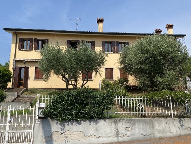 Foto Villa bifamiliare in Via Europa 23, Este Meggiaro Alto di 200 m²