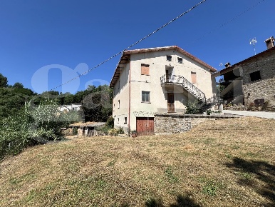 Foto Casa indipendente in Via Nerbisci 10, Gubbio in vendita