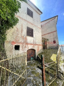 Foto Casa indipendente in Via Filorsi 20, Roccamonfina di 180 m² in vendita