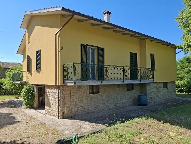 Foto Casa indipendente in Via Faena 11, Fratta Todina Centro di 400 m²