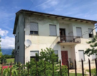 Foto Case indipendenti in Via Cacciatora, Loria di 478 m² con 8 locali