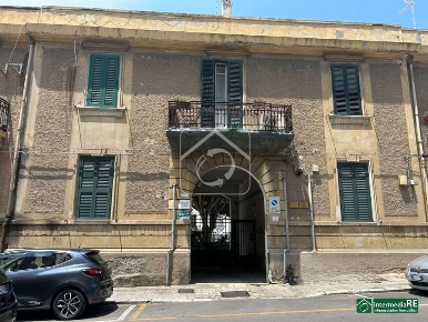 Foto Appartamento a Reggio di Calabria di 120 m² con 4 locali in vendita