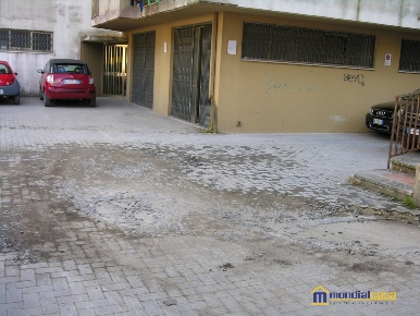 Foto Box in via Trani, Modica Modica Bassa di 167 m² in vendita