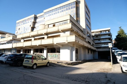 Foto Box in Via Barrella, Lanciano Centro di 43 m² con 1 locali in vendita