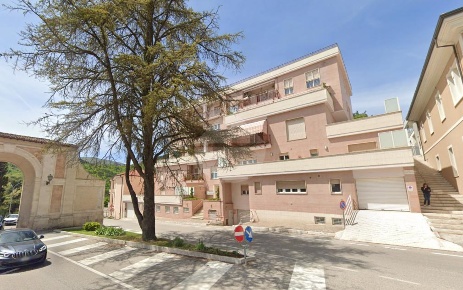 Foto Box in VIA PORTA NAPOLI, L'Aquila Villa Comunale di 130 m² in vendita