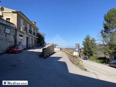 Foto Box in Via Salita San Rocco, Lanciano di 57 m² con 3 locali in vendita