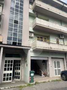 Foto Box in Via Enrico Fermi, Acri Centro di 20 m² con 1 locali in vendita