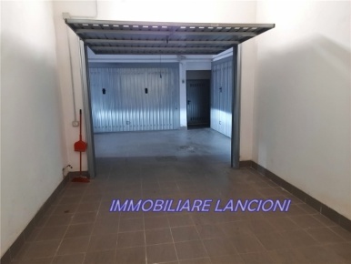 Foto Garage a Scandicci di 21 m² con 1 locali in vendita