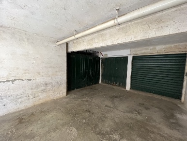 Foto Box a Chiavari in vendita