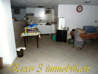 Foto Box a Alba Adriatica in vendita