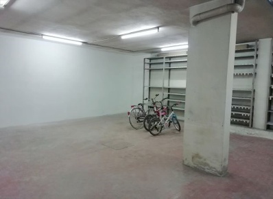 Foto Garage in Via Dei Marsi, Chieti Chieti Città di 99 m² in vendita