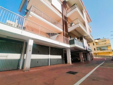 Foto Box in Via delle Fresie, Santa Marinella Centro di 19 m² in vendita