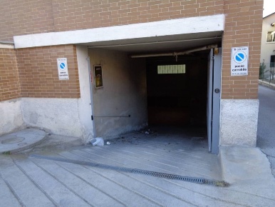 Foto Box in Via Giovanni Pascoli, Bra in vendita