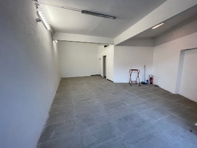 Foto Box a Siena di 250 m² in vendita