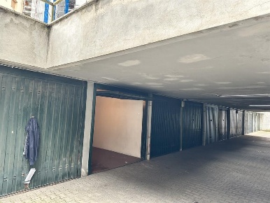 Foto Box in VIA CARDINALE ANDREA FERRARI, Cusano Milanino di 22 m²