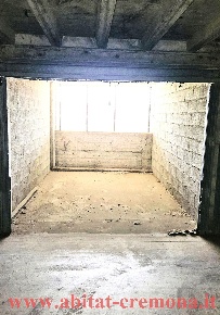 Foto Box in via massarotti, Cremona Centro di 14 m² in vendita