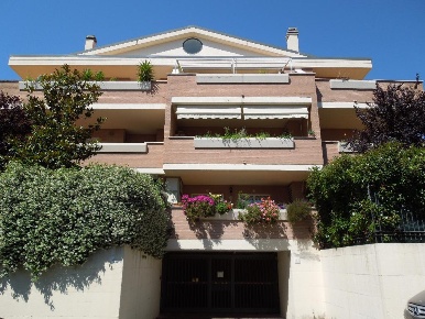 Foto Box in Via Alessandro Vivenza, Roma Monte Migliore di 14 m² in vendita