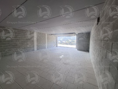 Foto Box in Madonna delle Grazie, Alassio di 65 m² con 1 locali in vendita