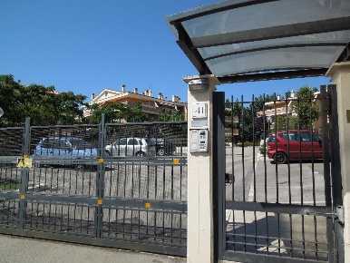 Foto Box in Via Alessandro Vivenza, Roma Monte Migliore di 14 m² in vendita
