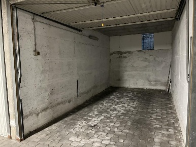 Foto Box in Via Oslavia, Monza in vendita