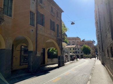 Foto Box in via Beato Pellegrino, Padova in vendita
