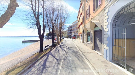 Foto Box in Via Battisti, Desenzano del Garda in vendita