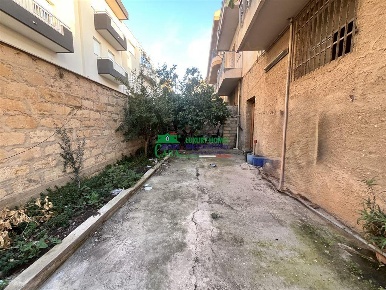 Foto Box a Comiso Centro di 103 m² con 1 locali in vendita