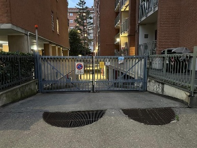 Foto Box in via Delleani, Torino Pozzo Strada in vendita