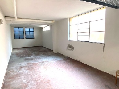 Foto Box in via statale, Garlate di 51 m² in vendita