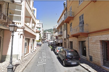 Foto Box in Via Giuseppe Verdi, Alassio Centro di 10 m² con 1 locali