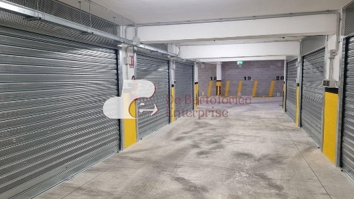 Foto Box a Bari di 32 m² con 1 locali in vendita