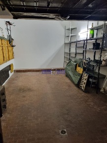 Foto Box in Via Osnago, Lomagna Centro di 23 m² in vendita
