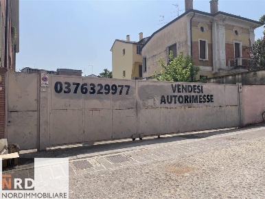 Foto Box in Mori, Mantova Centro di 30 m² in vendita