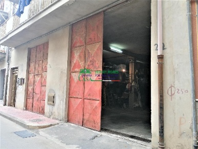 Foto Box a Gela di 100 m² in vendita