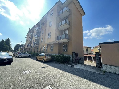 Foto Box in Monviso, Vittuone in vendita