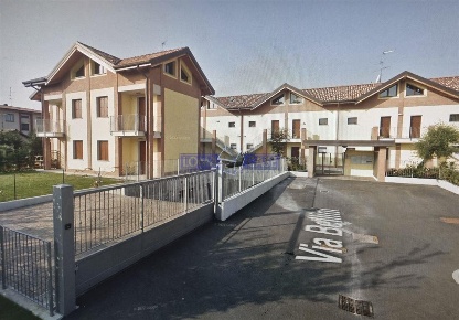 Foto Box in Via Bellini, Lomagna Centro di 20 m² in vendita