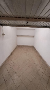 Foto Box in C.SO TAZZOLI, Torino Centro Europa di 13 m² con 1 locali