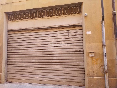 Foto Posti auto in Via Santa Margherita, Modena Centro Storico di 15 m²