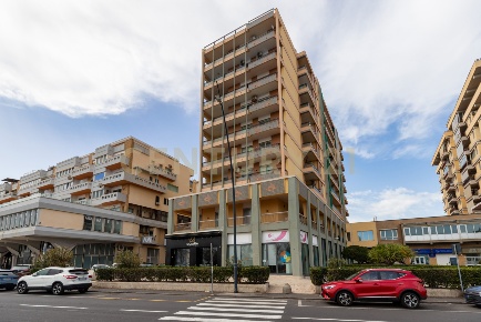 Foto Posti auto in Viale Artale Alagona 27, Catania Rotolo di 52 m²