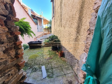Foto Posti auto in Via Peri 13, Sanremo Poggio di 20 m² con 1 locali