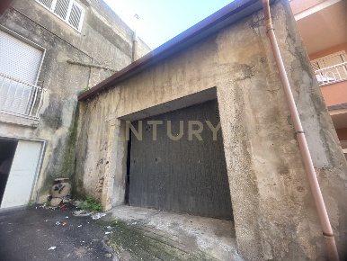 Foto Posti auto in Via Municipio 128, Pachino Centro di 44 m² con 1 locali