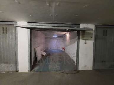 Foto Posti auto in Corso Limone Piemonte 1186, Ventimiglia di 16 m²