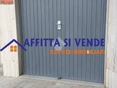 Foto Posti auto in Via Unione Sovietica 6, Siracusa di 19 m² con 1 locali